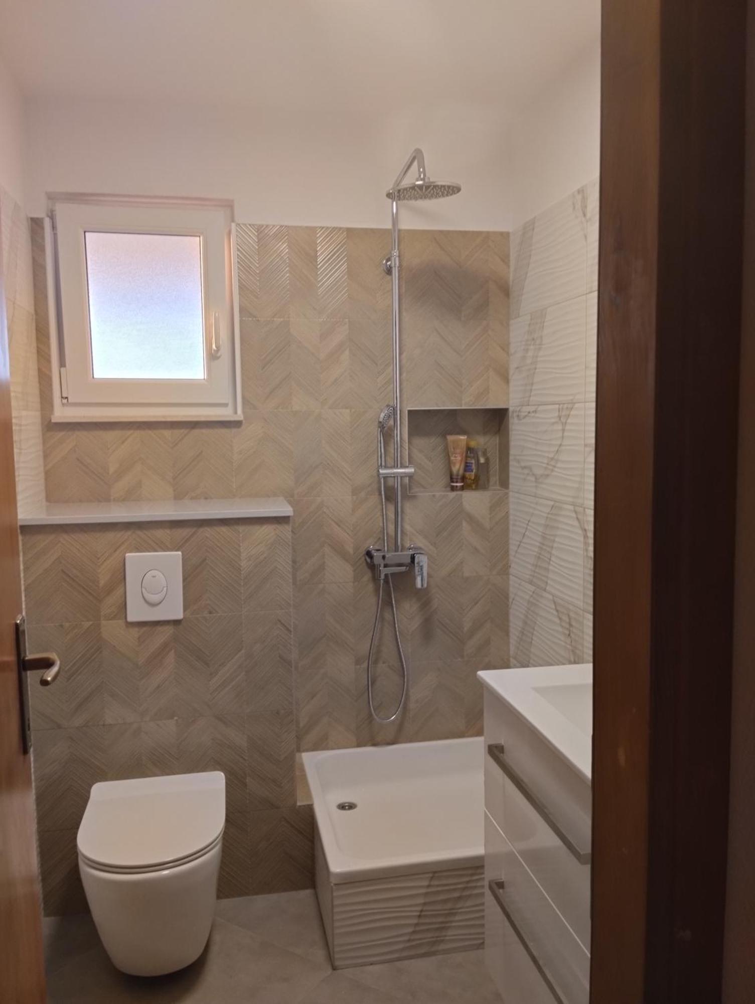 Nina Seaview Apartment Baška Voda Екстериор снимка